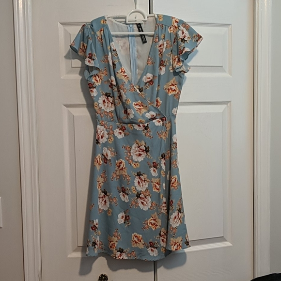 NWOT Design Lab Dress - Picture 3 of 3